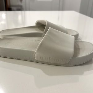 Lululemon Restfeel Womens Slide in bone